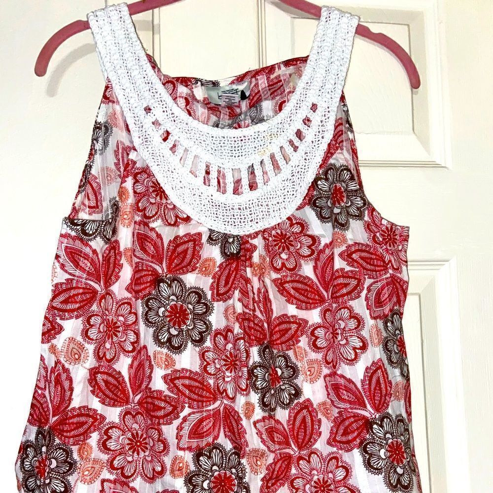 The Loft sleeveless blouse size petite large